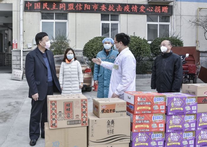 民盟市委向信阳市中医院助力抗疫爱心捐献