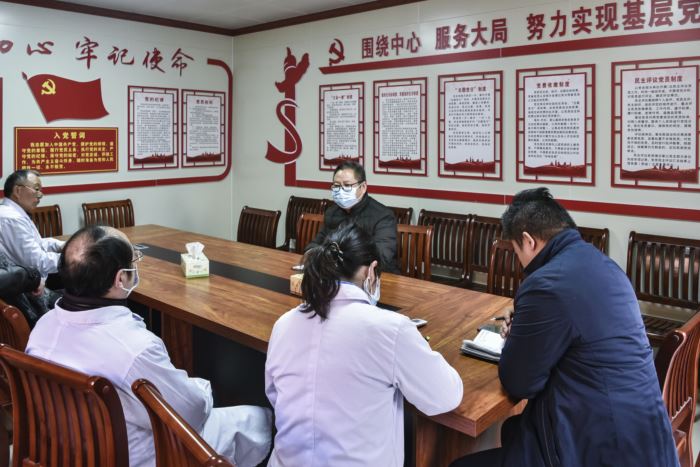 抗疫情，保供应，他们并肩逆行