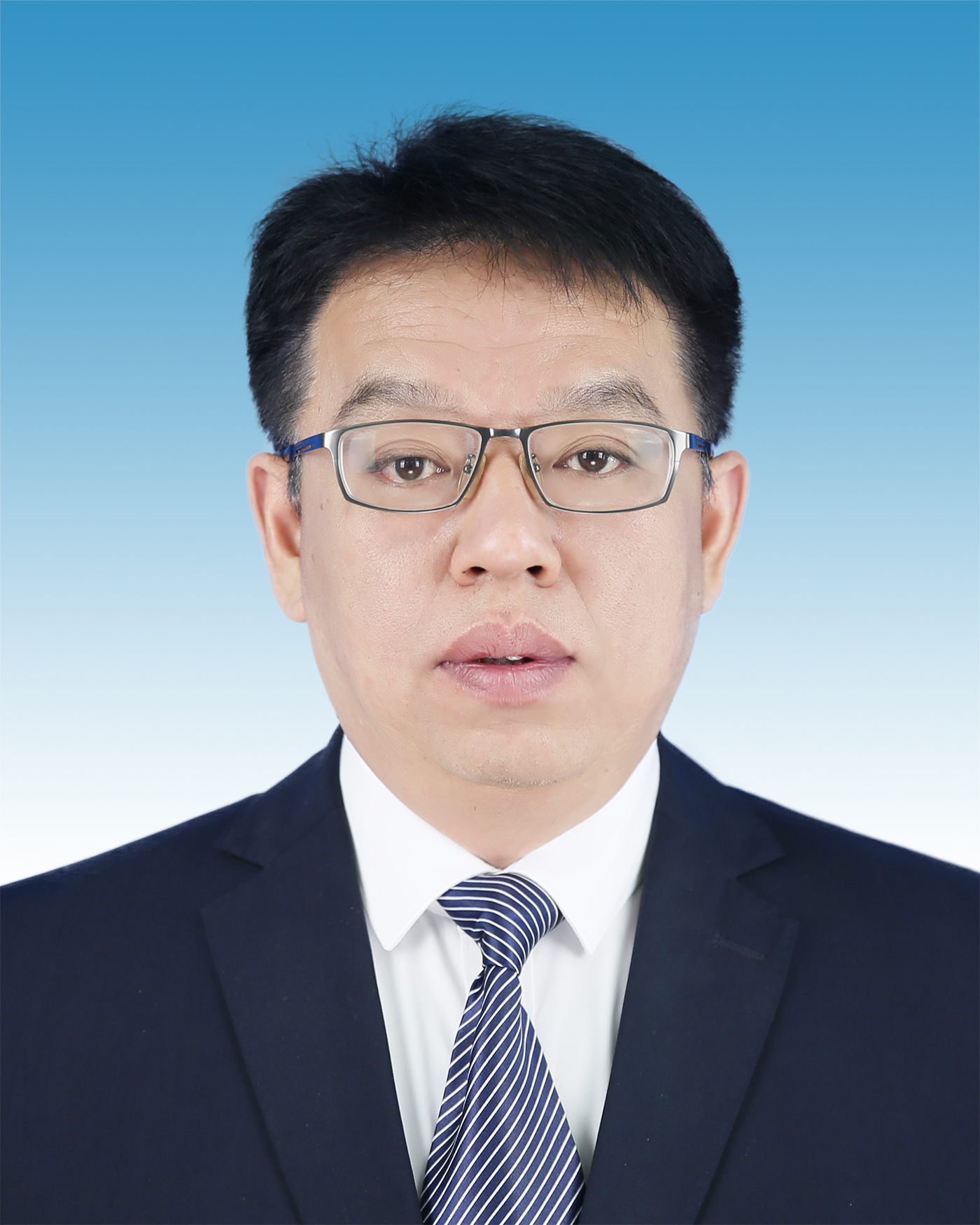 徐  明